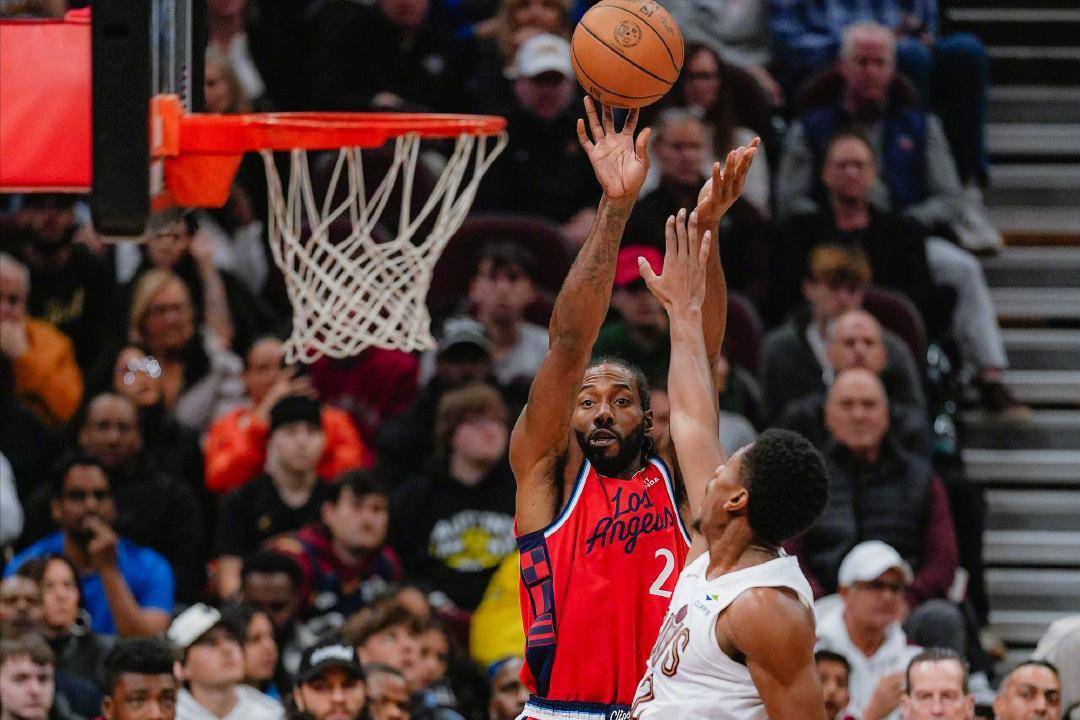 兰博电竞CSGO上海久事围绕欧联刷新队史纪录浓眉哥伤愈复出，赛前洛杉矶快船调整名单以备法国杯瞬间刷屏(上海久事体育官网)